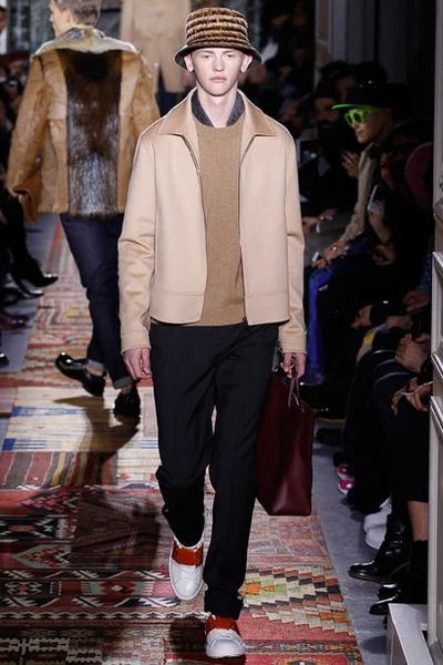 Look 12
